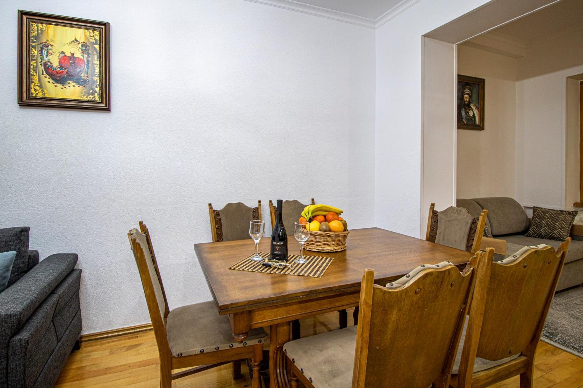 Cozy Apartment on Kostava Tbilisi Zewnętrze zdjęcie